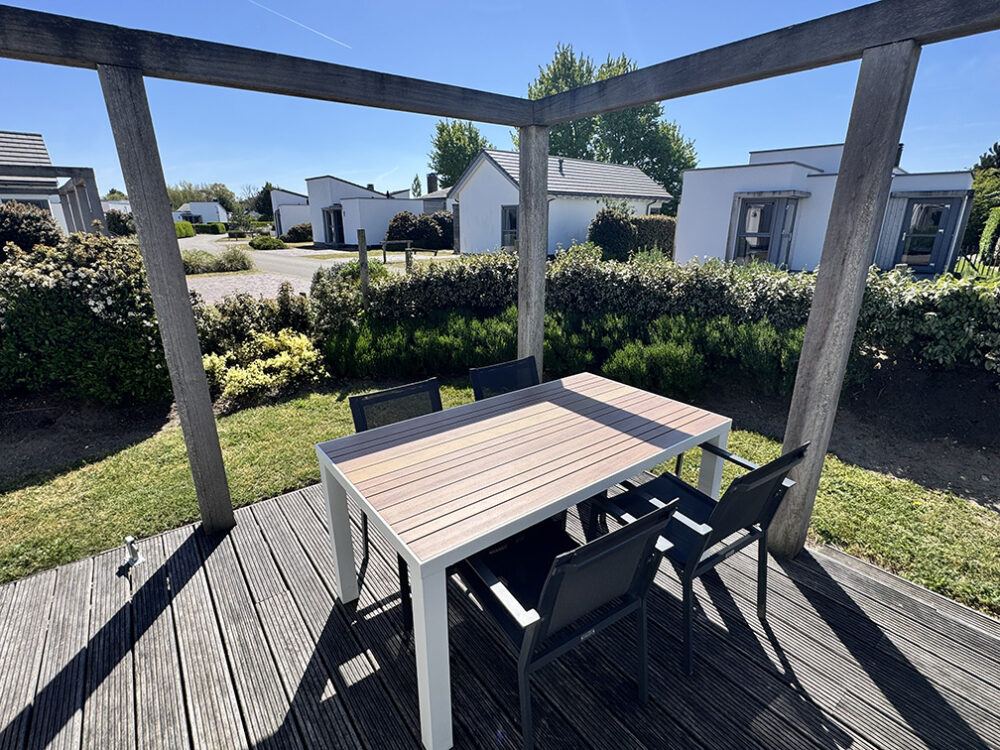 buitenterras huisje bij zee