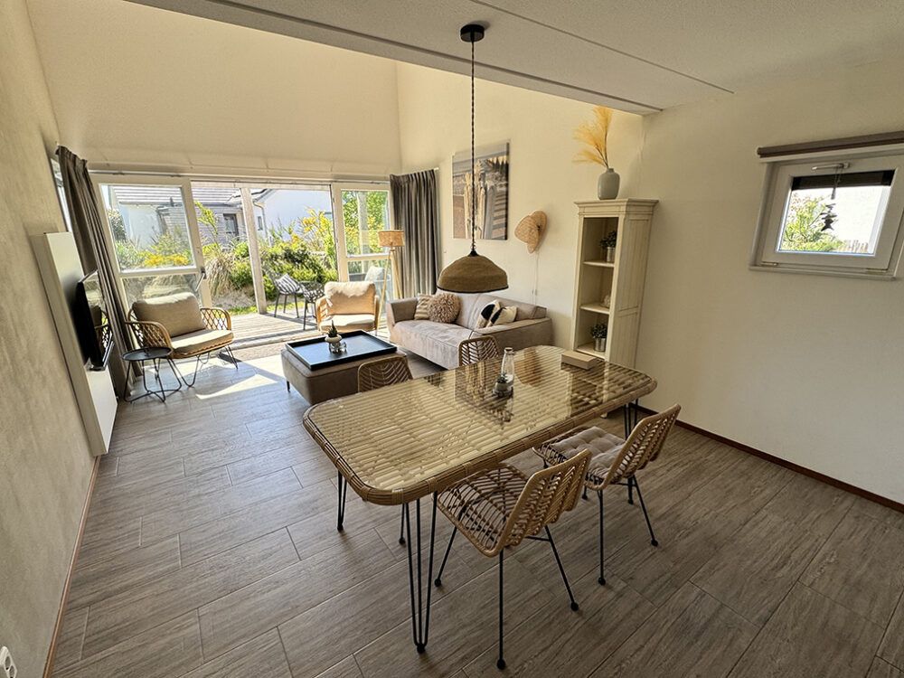 woonkamer huisje bij zee